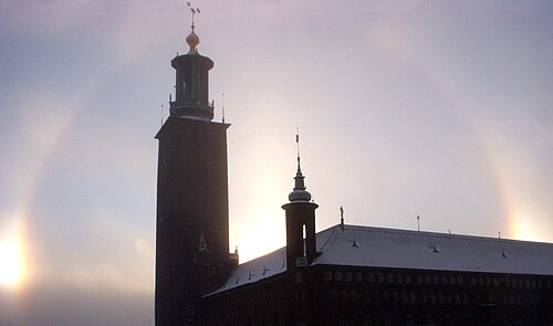 En halo bakom Stadshuset 8 december 2010.