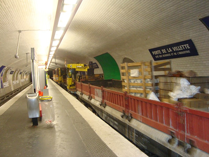 File:Station-Villette-Convoi.jpg