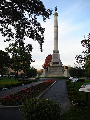 How to get to Stephen A. Douglas Monument Park with public transit - About the place
