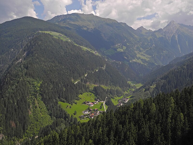 File:T-Mayrhofen-Zillergründl.jpg