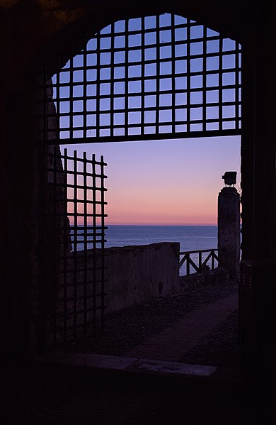 File:TRAMONTO DALLA FORTEZZA.jpg