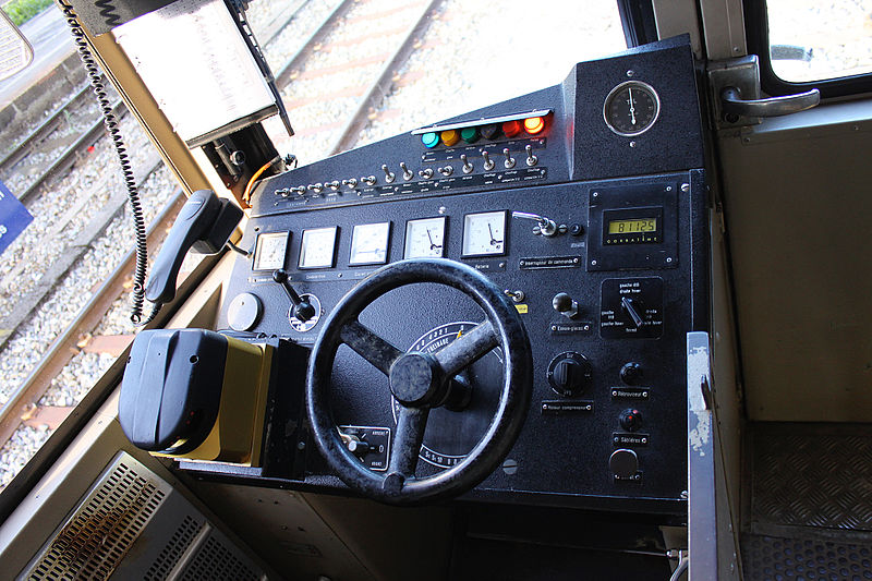 File:TRN BDe 4-4 3 cockpit 010809.jpg