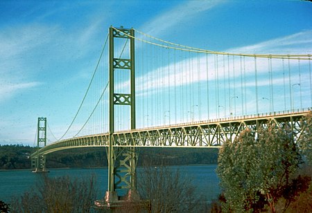 ไฟล์:Tacoma_Narrows_Bridge,_Spring-Summer_1967.jpg