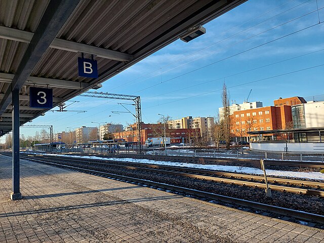 Näkymä Tapulikapupungin (Helsinki) asemalta lounaaseen helmikuussa 2023.