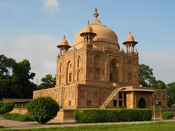 Tomb of Nithar Begum (daughter of Mughal Emperor Jahangir) at Khusro Bagh