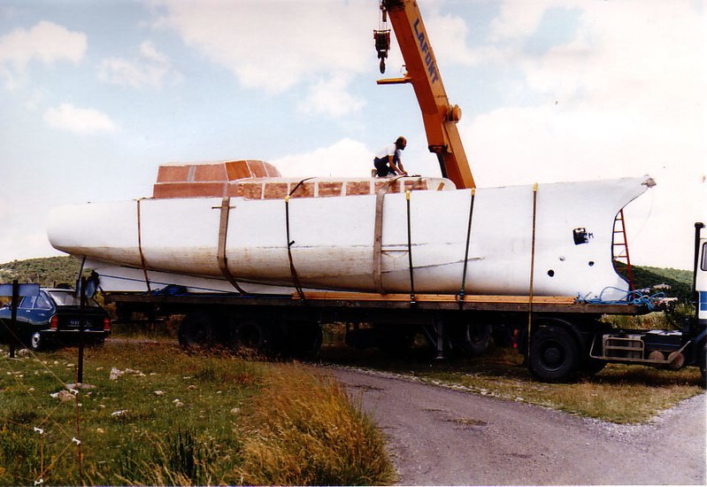 File:Transport de la goélette Cardabela 08.jpg