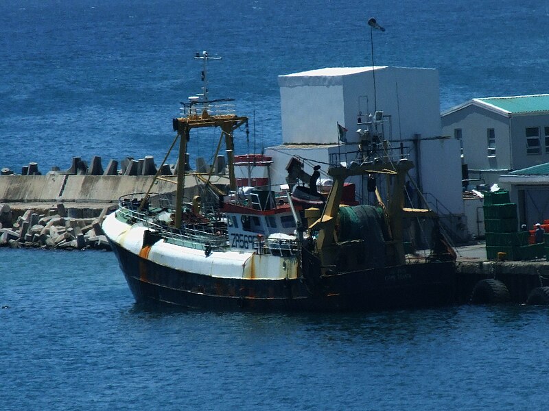 File:Trawler Sisters ZR5696 (10461651376).jpg