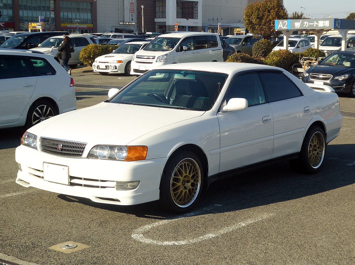 File:Tuned Toyota CHASER TOURER S (E-JZX100) front.jpg - Wikimedia