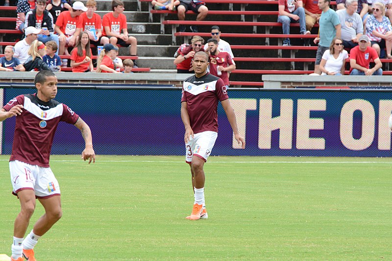 File:USAvVEN 2019-06-09 - Salomón Rondón (51169669317).jpg