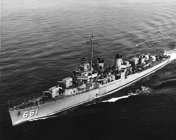USS Kidd (DD-661) underway c1951.jpeg