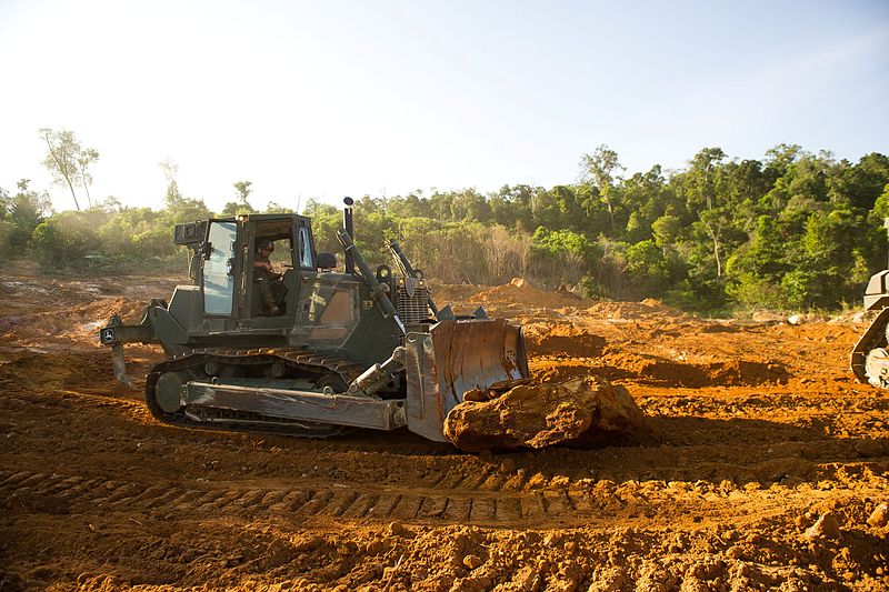 File:US Navy 111212-M-IS773-039 Heavy equipment operators with the 11th Marine Expeditionary Unit's (11th MEU) logistics combat element move rocks and d.jpg