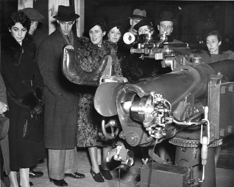 File:Visitors inspect QF 12-pounder 12 cwt gun at Bessborough Armoury opening 1934.jpg