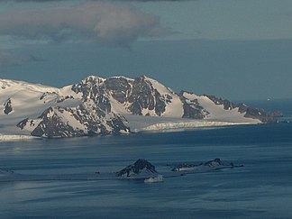 Blick von der Livingston-Insel auf den Viskyar Ridge