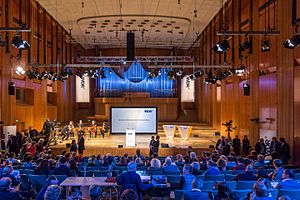 Funkhaus Wallrafplatz: Entstehungsgeschichte, Großer und kleiner Sendesaal, Geschichte des Gebäudes