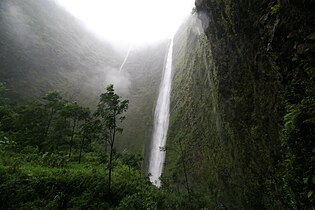 Hi'ilawe waterfall