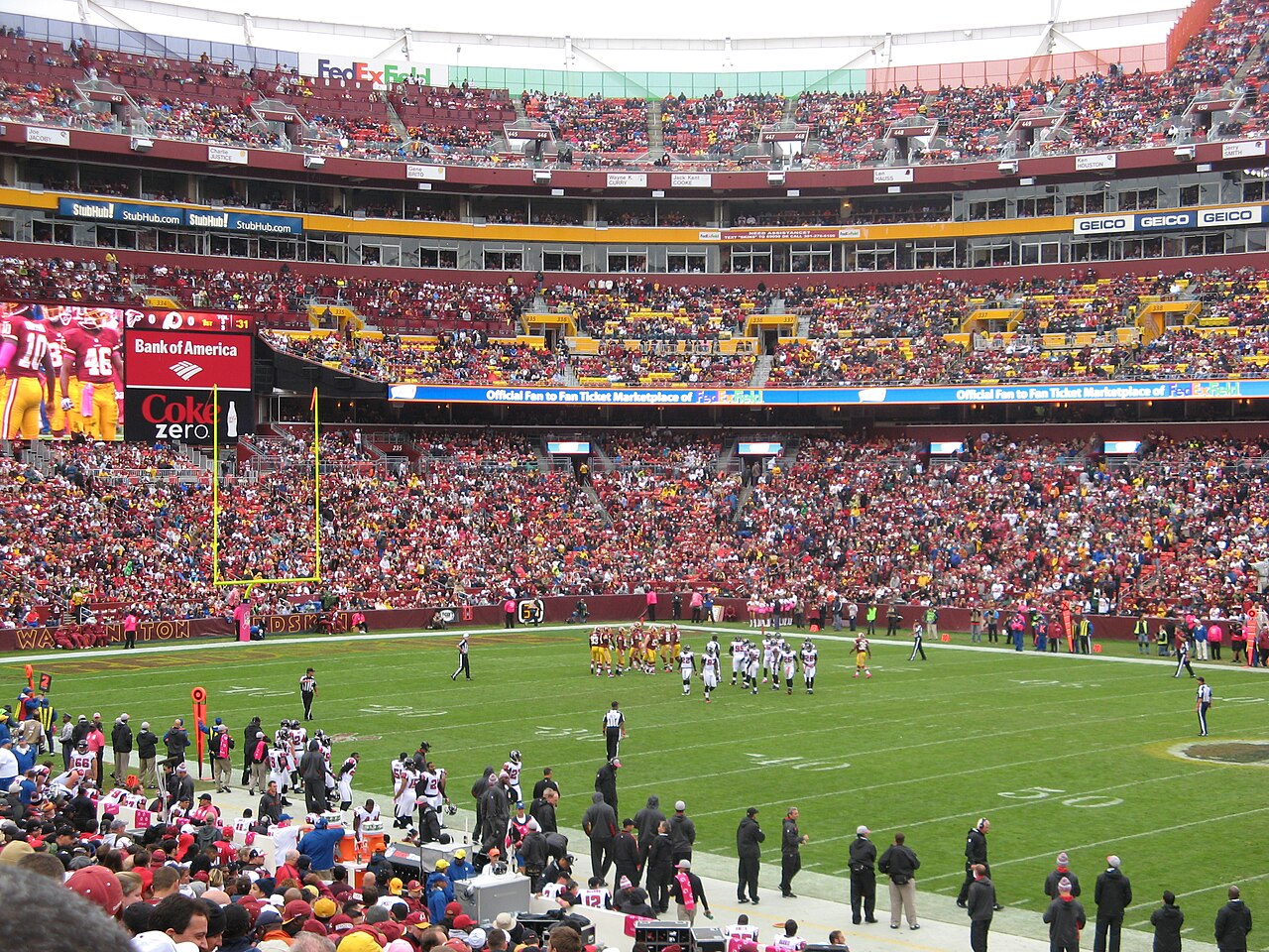 File:Washington Redskins Vs Atlanta Falcons 07.10.2012 FedEx 019.JPG -  Wikimedia Commons