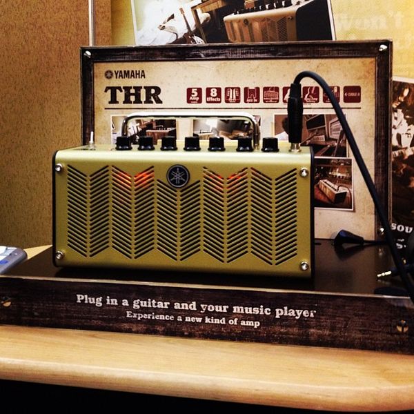 File:Yamaha THR5A Acoustic Guitar Amp.jpg