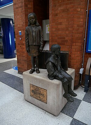 "Für Das Kind" in Liverpool Street Station.jpg