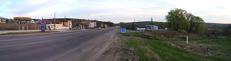 File:Выезд из г.Орхей в направлении на Кишинев. - panoramio.jpg