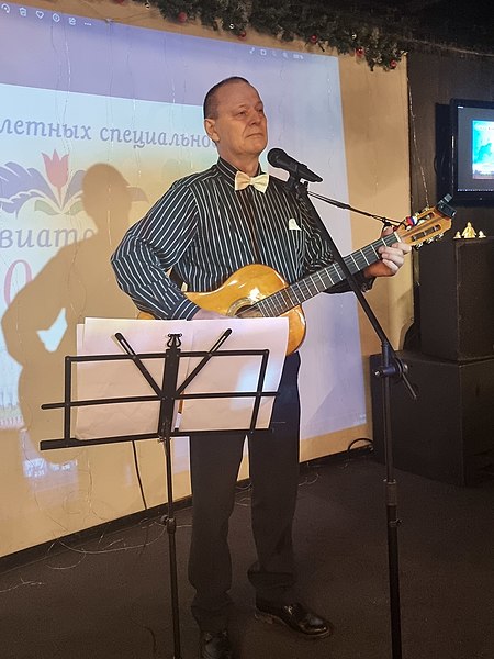 Евгений Бобков на сцене