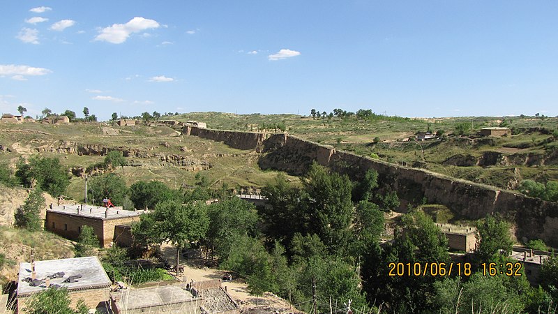 File:波罗堡-城墙遗址（二） - panoramio.jpg