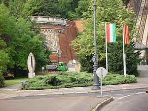 0 km monument Budapest.JPG