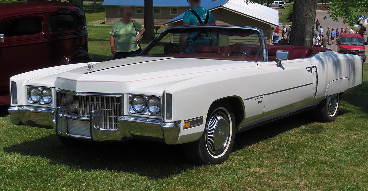 Cadillac 1971 back