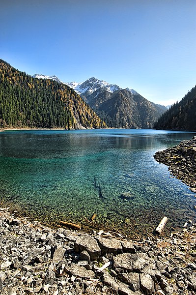 File:1 jiuzhaigou valley long lake chang hai 2011.jpg