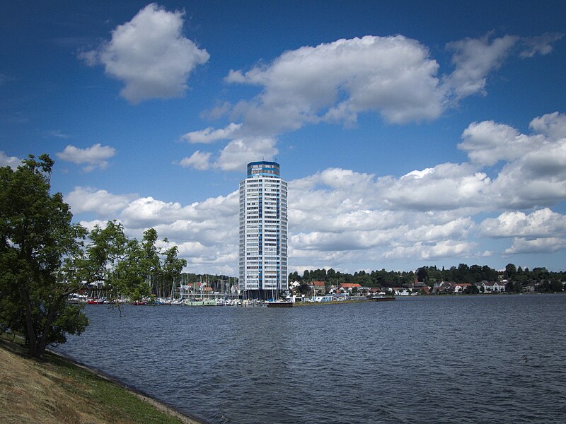 File:2016-06-11-Wikingturm-Schleswig-1.jpg