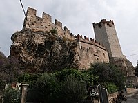 Sicht von unten, ein Teil des Eingangsbereiches ist zu sehen / upward view