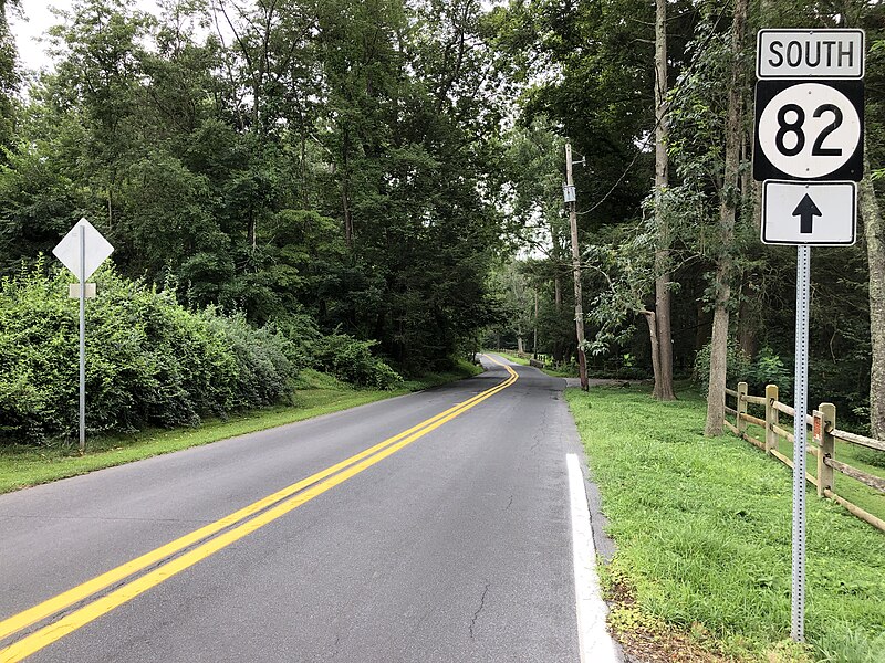 File:2022-07-29 13 38 46 View south along Delaware State Route 82 (Creek Road) at Way Road in Ashland, New Castle County, Delaware.jpg