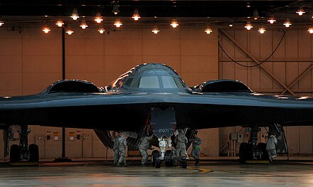 Истребитель b2. B-2 Spirit: стелс-бомбардировщик. Стелс b2 самолет невидимка. Бомбардировщик невидимка стелс. B-2 Spirit Stealth Bomber.