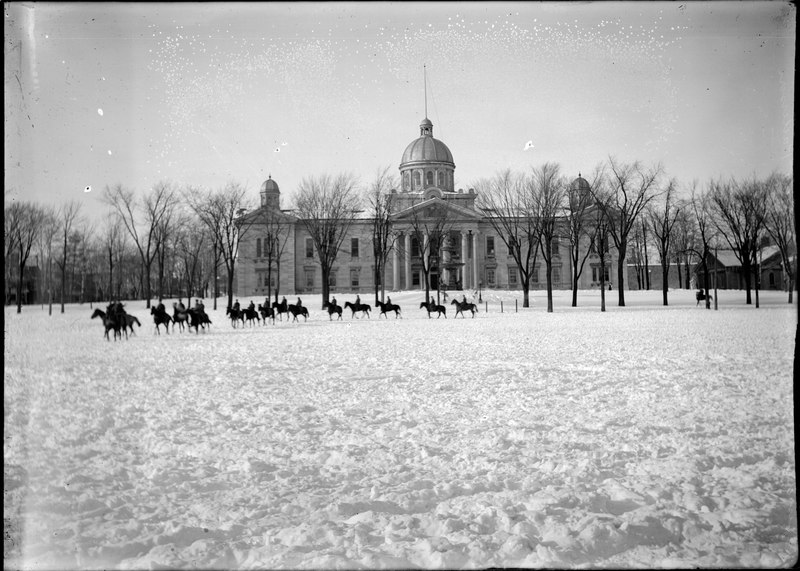 File:53 Battery, Lieut. Patterson, Mar. 4, (19)16 - (cavalry in front of the Frontenac County Court House in Kingston) (I0012928).tif