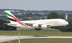 Flughafen München: Lage, Verkehrsanbindung, Geschichte