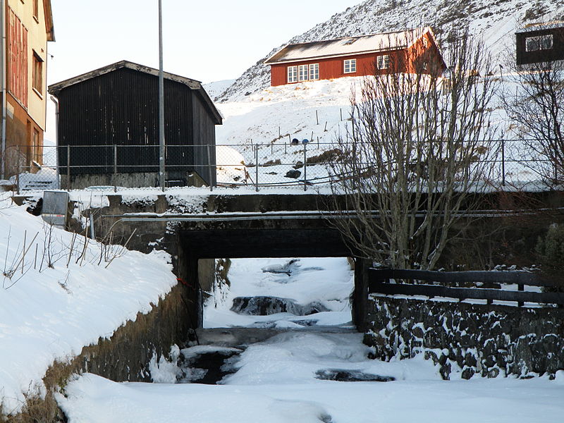 File:A River and a bridge in Sørvágur, Faroe Islands.JPG