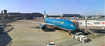 Tập_tin:A_Vietnam_Airlines_Boeing_777_at_Narita_International_Airport.jpg