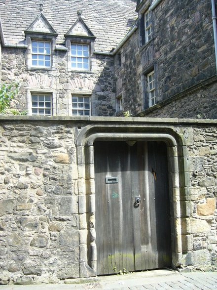 Bakehouse Close gateway Acheson House, Bakehouse Close - geograph.org.uk - 1336797.jpg