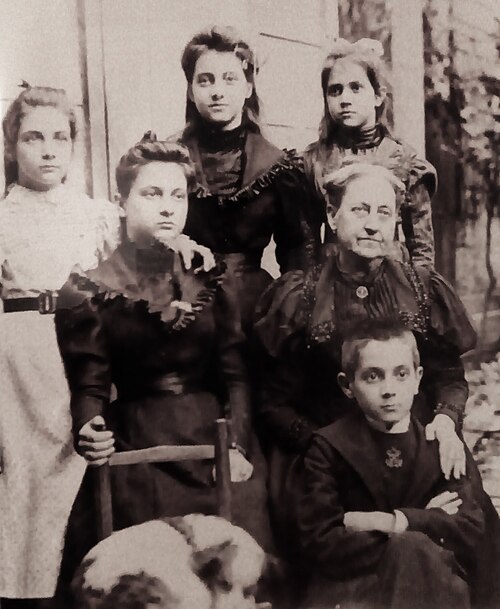 Alexis Léger as a child in Guadeloupe, 1896 with his mother and his sisters.