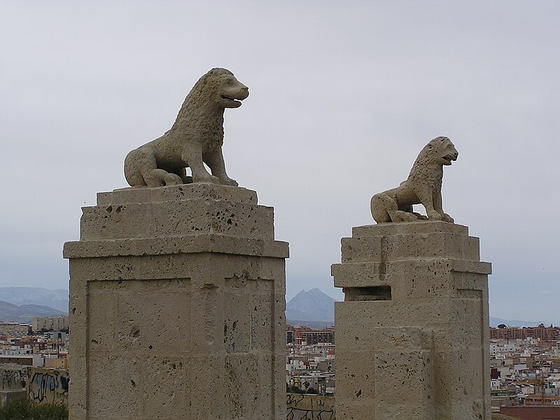 File:Alicante042010CastilloSanFernando.jpg