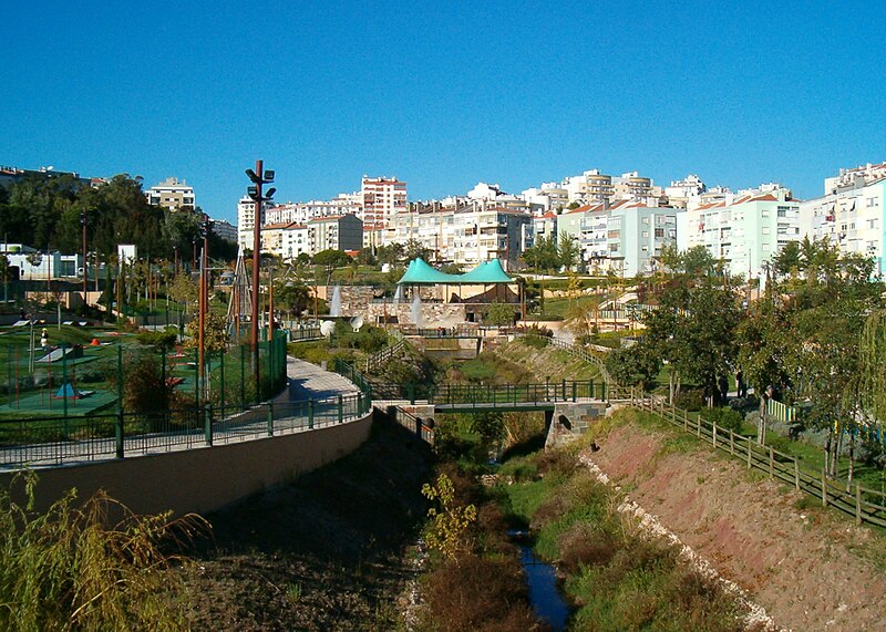 File:Amadora - Parque Aventura.jpg