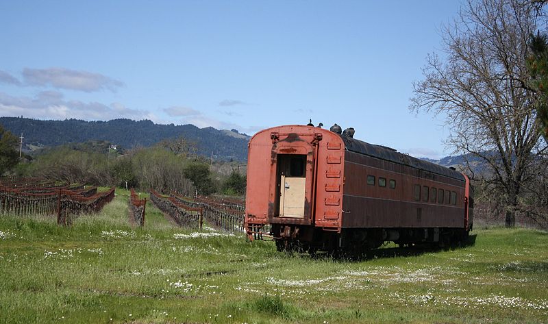 File:AstiWineTrain.jpg