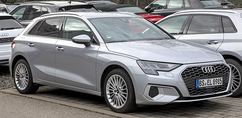 File:Audi A3 1.8 T (8L, Facelift) – Heckansicht, 29. Mai 2014,  Düsseldorf.jpg - Wikipedia