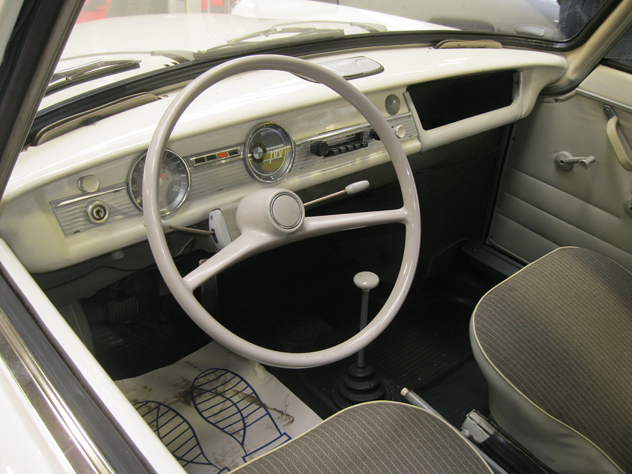 Datei Bmw 700 Interior 8204279400 Jpg Wikipedia