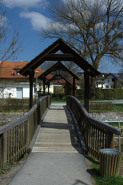 File:Bad Waltersdorf, most.jpg