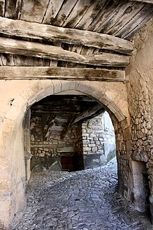 Access to the Rue des Arcades