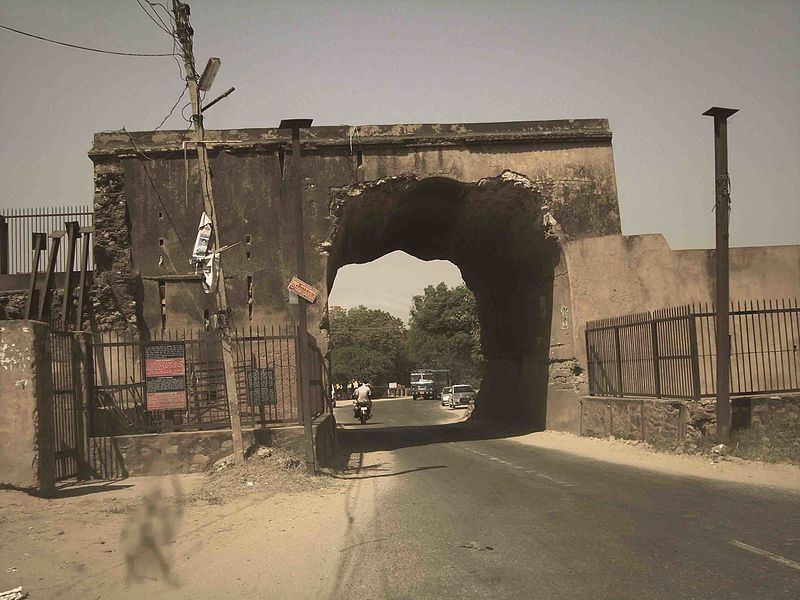 File:Baoli Ghas Ali Shah 777.jpg