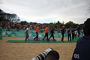 Deutsch: Beachvolleyball bei den Olympischen Jugendspielen 2018; Tag 11, 17. Oktober 2018; Jungen, Medaillenzeremonie - Gold: Schweden (David Åhman & Jonatan Hellvig), Silber: Niederlande (Matthew Immers & Yorick de Groot), Bronze: Argentinien (Bautista Amieva & Mauro Zelayeta) English: Beach volleyball at the 2018 Summer Youth Olympics at 17 October 2018 – Boys Victory ceremony - Gold: Sweden (David Åhman & Jonatan Hellvig), Silver: Netherlands (Matthew Immers & Yorick de Groot), Bronze: Argentina (Bautista Amieva & Mauro Zelayeta)