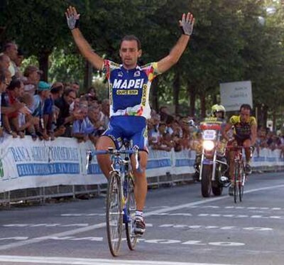 Bettini winning the 2001 Coppa Placci