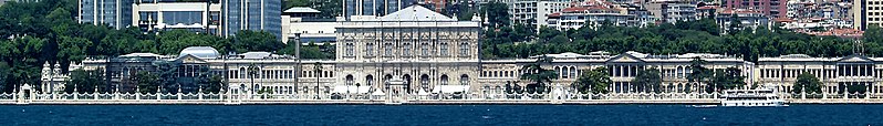 File:Bosphorus (Istanbul) banner Dolmabahce Palace.jpg