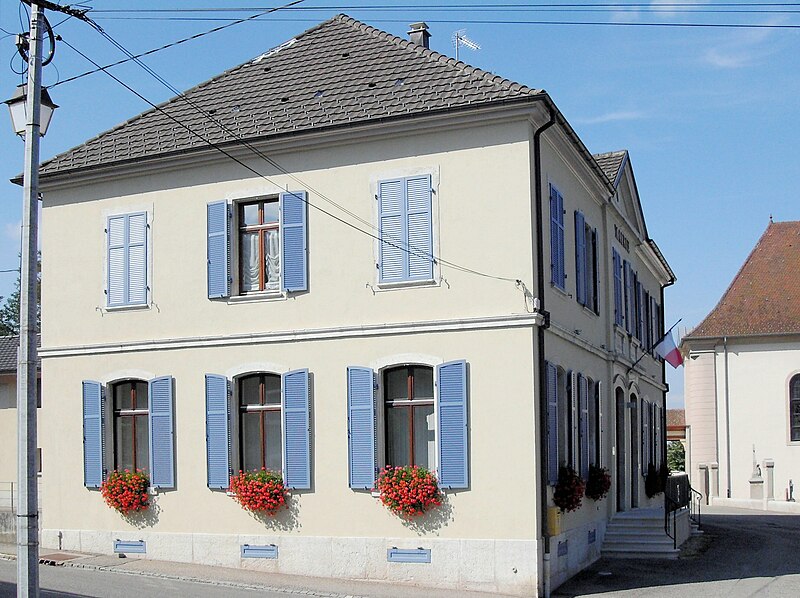 File:Bouxwiller (Haut-Rhin), Mairie.jpg